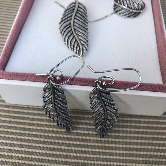 Pandora Feather Jewelry Set Necklace Earrings and Size 7 Ring - Picture 3 of 10